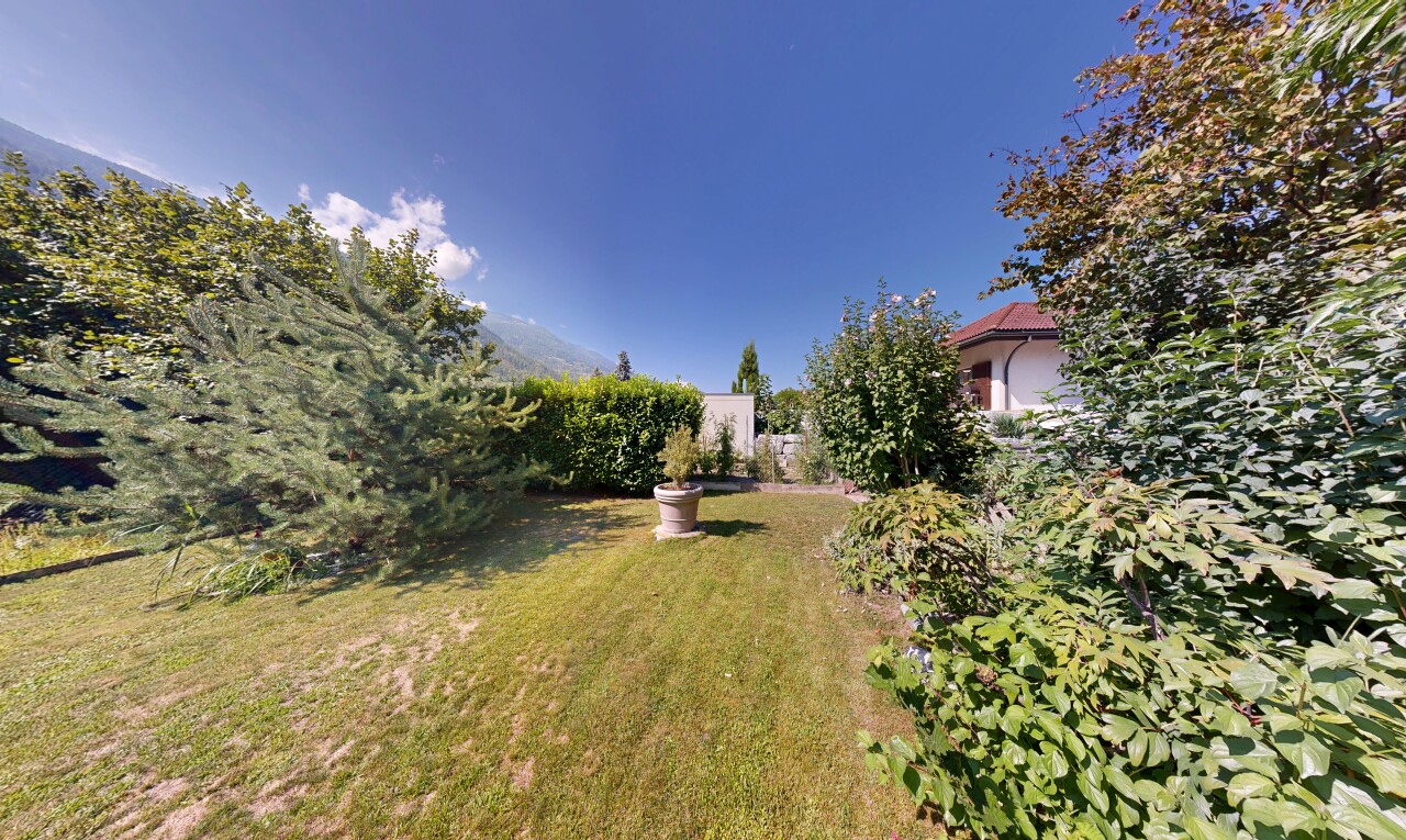 jardin avec pelouse, day time, et from property