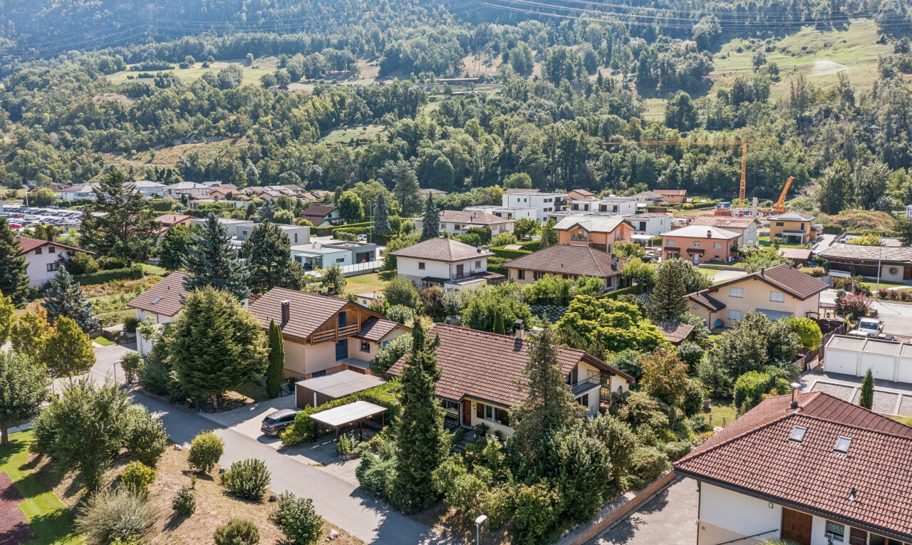 vue sur la montagne avec neighborhood view, residential view, et vue résidentielle