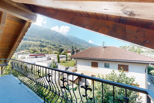 balcon avec vue sur la montagne, mountain view, balcon, view focus, et day time