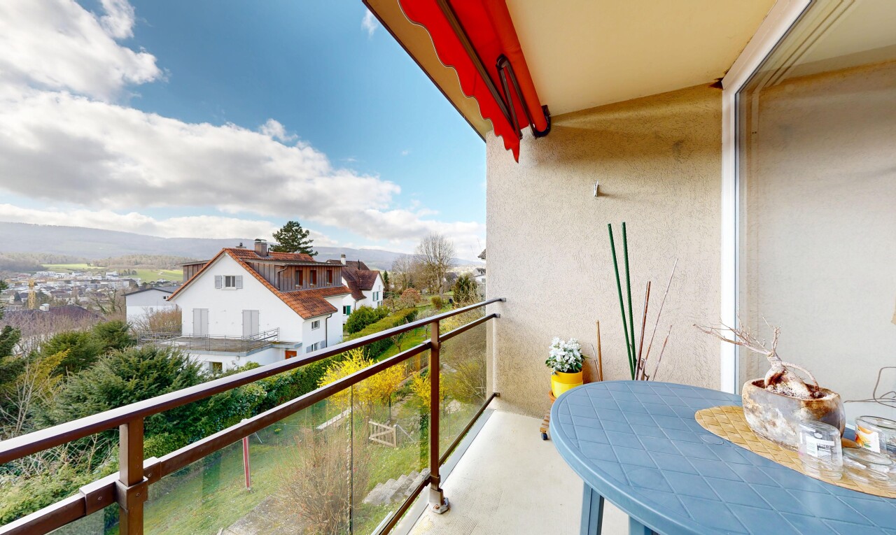 balcon avec balcon, from property, et day time