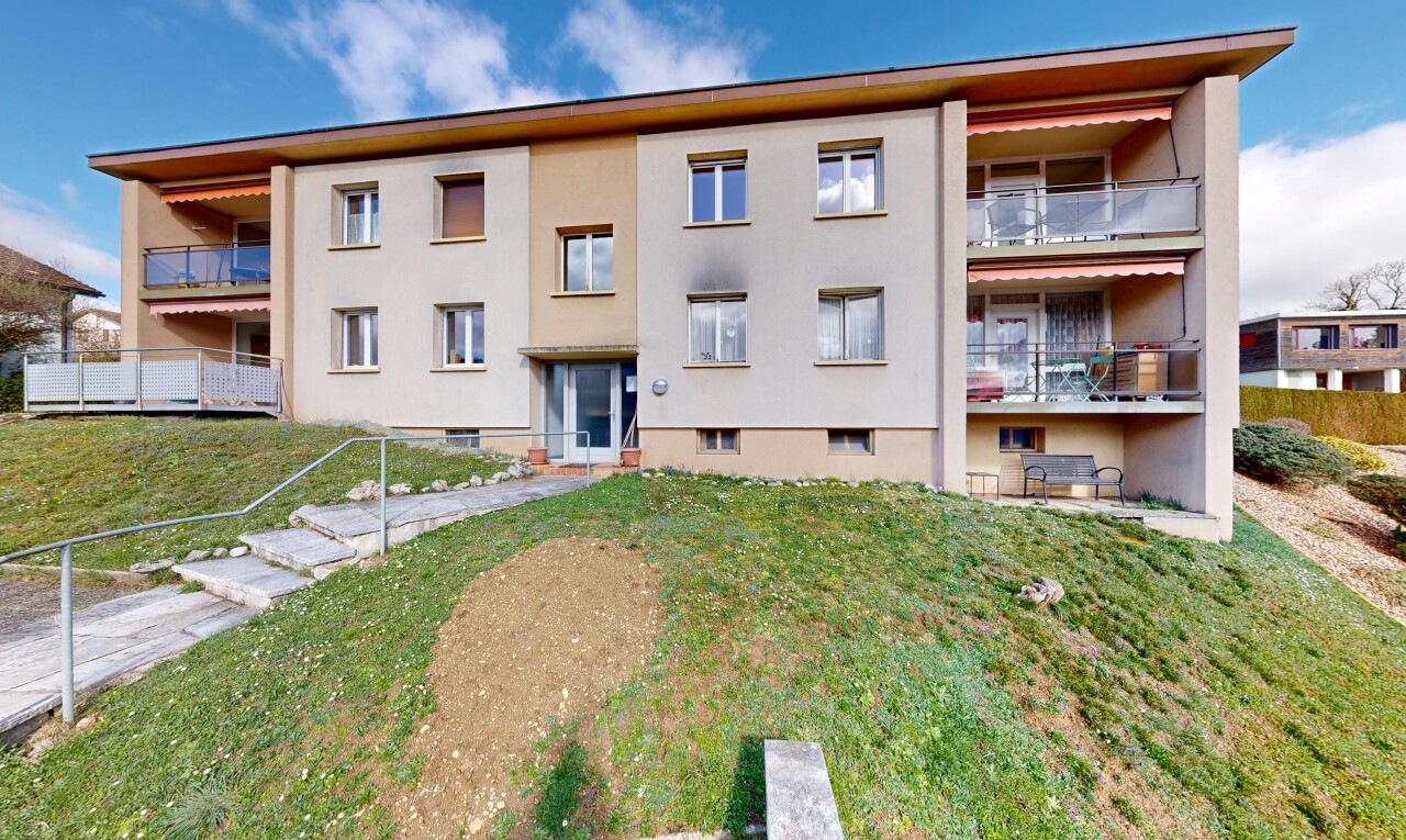 extérieur du bâtiment avec day time, from community, apartment complex view, et vue sur le complexe d'appartements