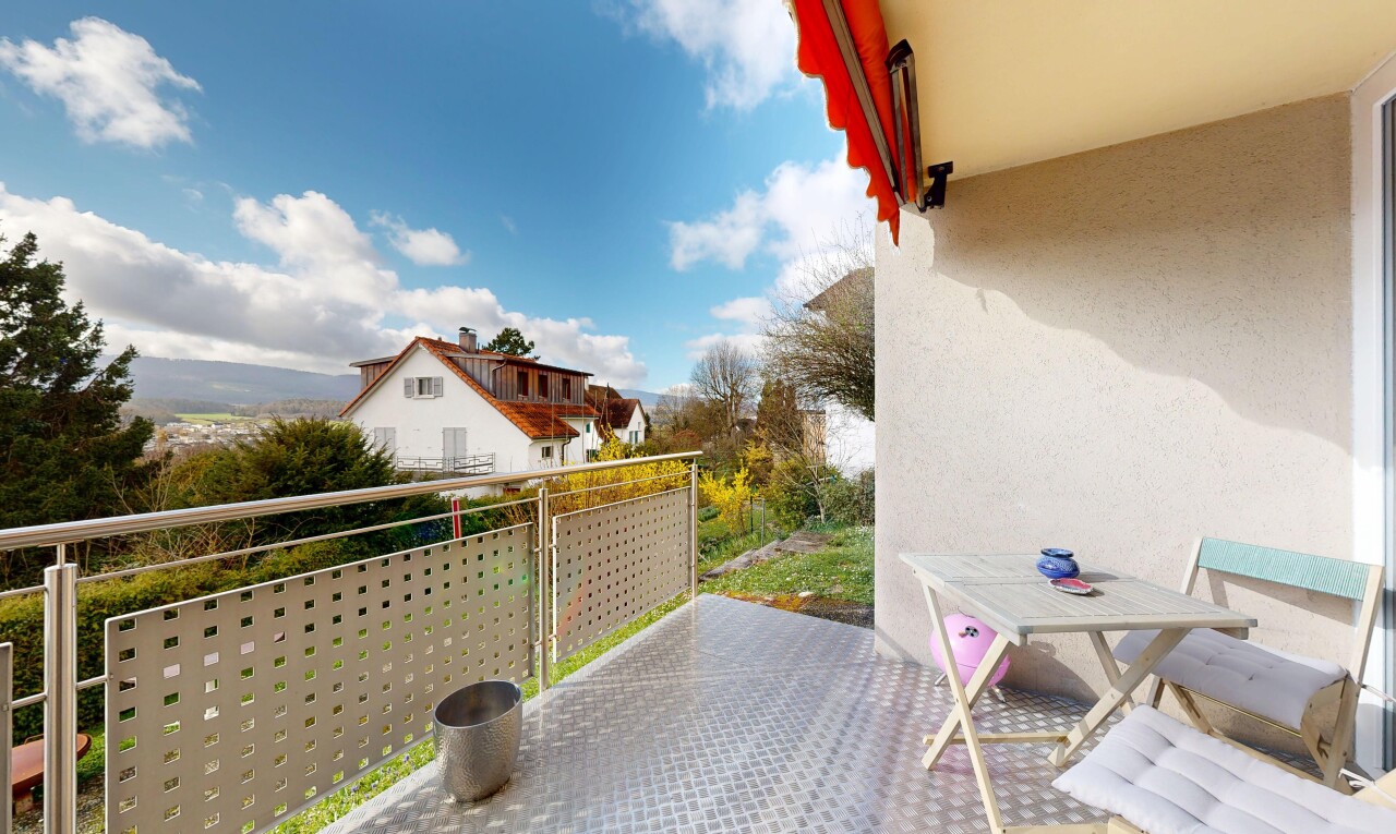 balcon avec from property, day time, et balcon