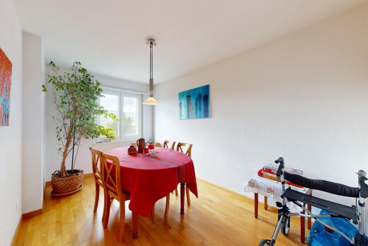 salle à manger avec lumière naturelle, natural light, sol en finition bois, wood finish floor, et inside property