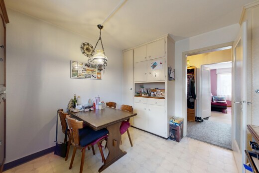esszimmer mit vinylboden, vinyl floor, vinyl tile, light floor, und gipskartonwand