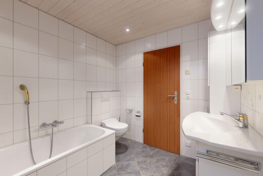 bad mit tile wall, fliesenwand, komplettes badezimmer, bad, und schminktisch