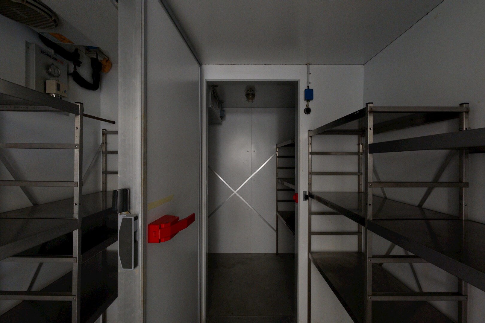 chambre avec drywall, cloison sèche, et inside property