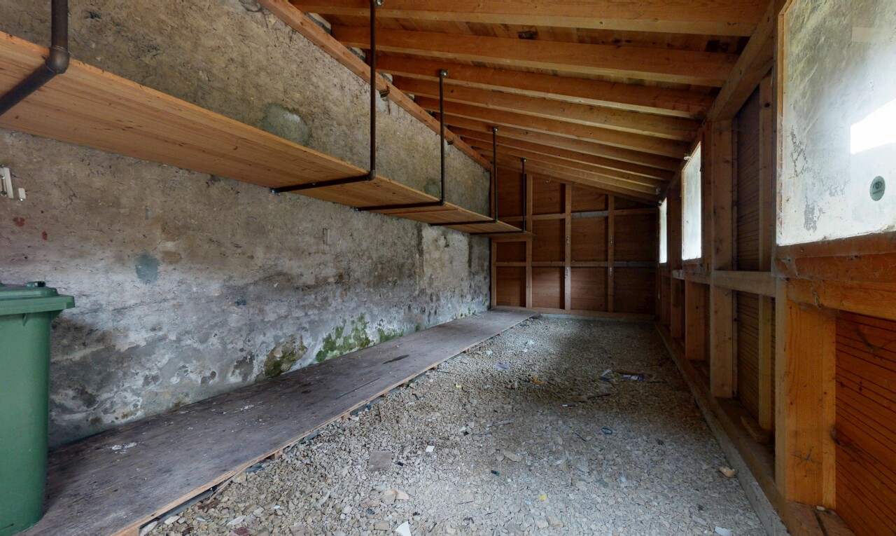 parking avec inside property et écurie