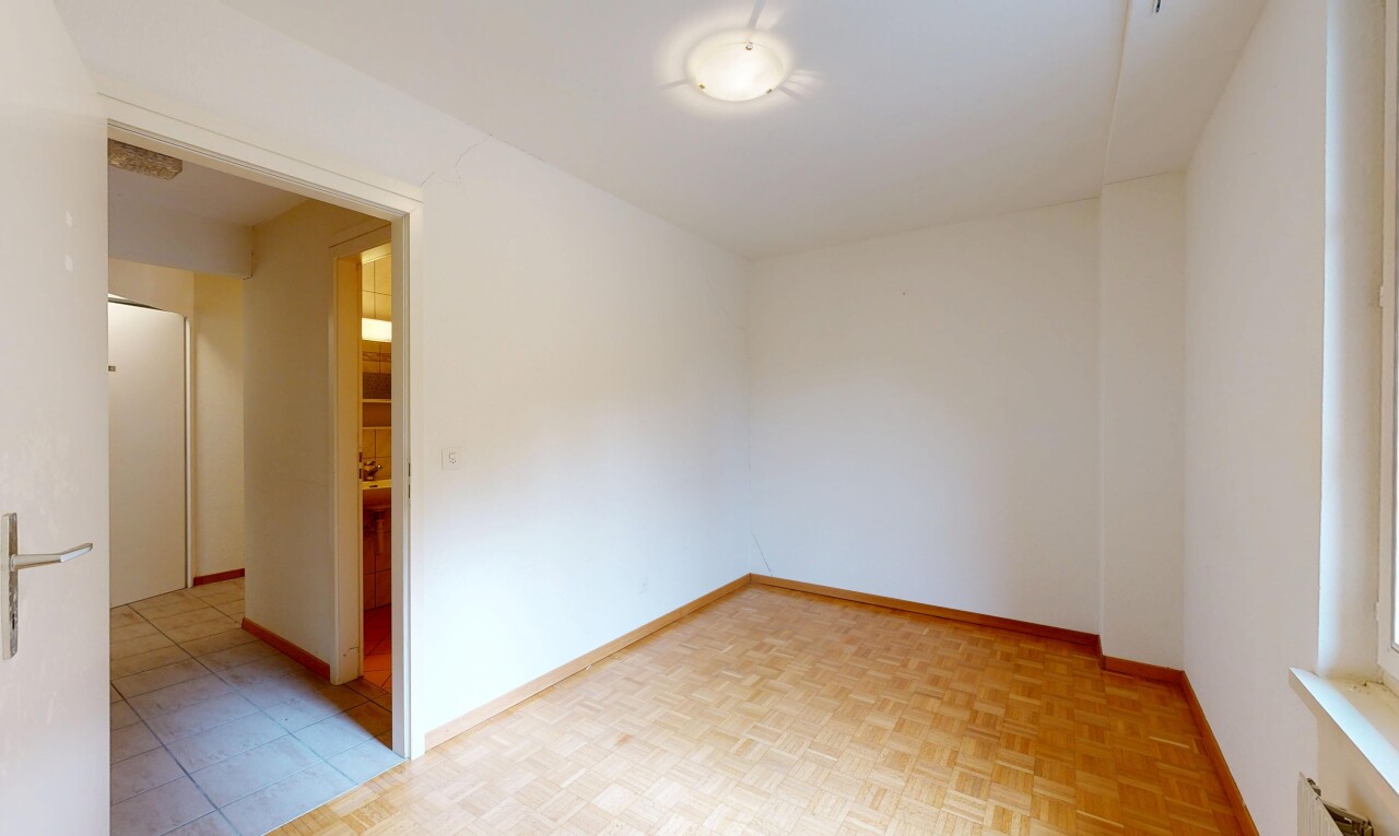 pièce vide avec cloison sèche, drywall, inside property, plinthes murales, et baseboards wall
