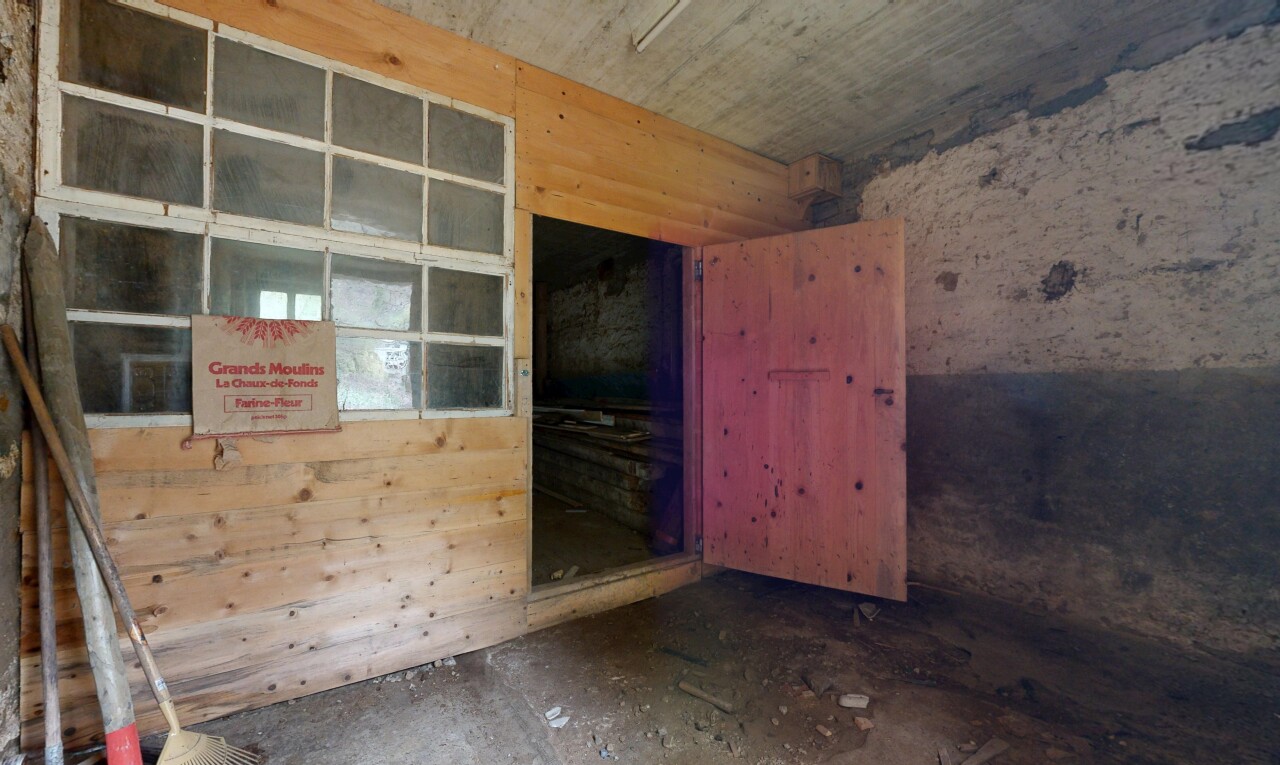 pièce vide avec inside property et unfinished floor