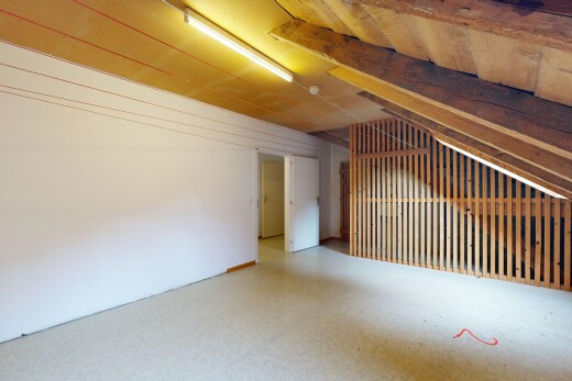 pièce vide avec vaulted ceiling, plafond voûté, inside property, drywall, et cloison sèche