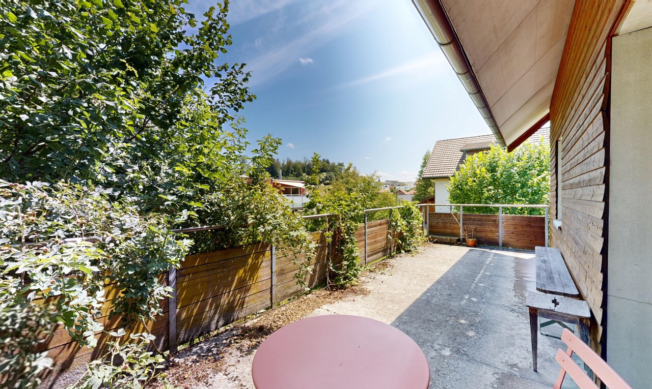 terrasse mit zaun, from property, und day time