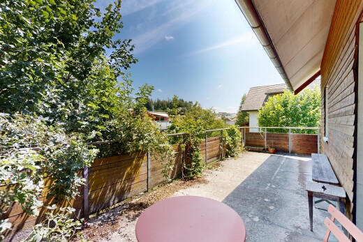 terrasse mit zaun, from property, und day time
