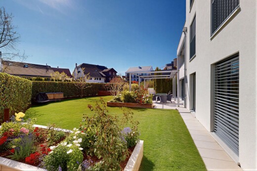jardin avec from property, clôture, pelouse, terrasse, et day time