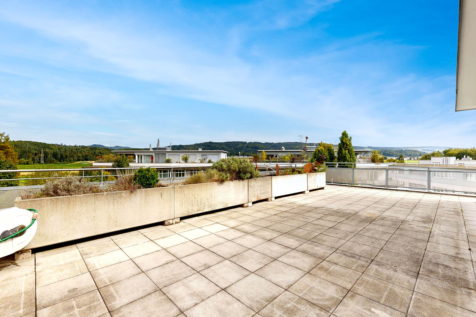 terrasse mit terrasse, day time, und from property