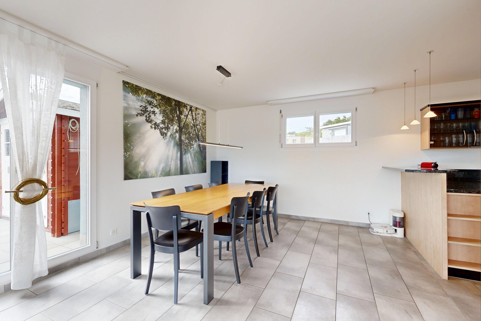 esszimmer mit natürliches licht, natural light, gipskartonwand, drywall, und inside community