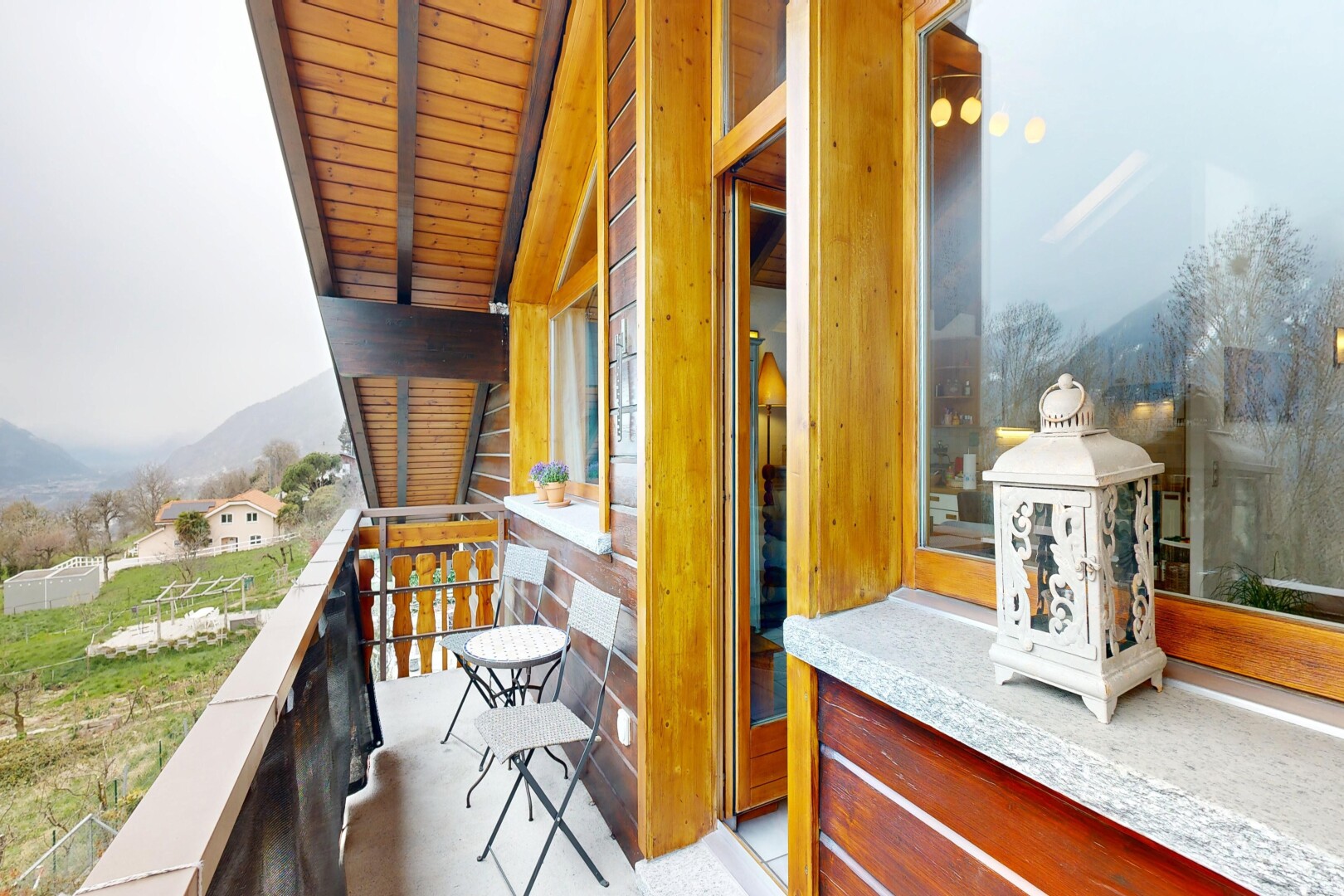 balcon avec balcon, overcast, et from property