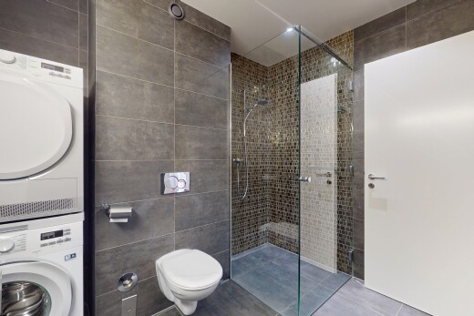 bad mit tile wall, fliesenwand, dusche, komplettes badezimmer, und tile floor