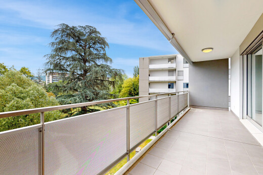 balkon mit balkon, from property, und day time