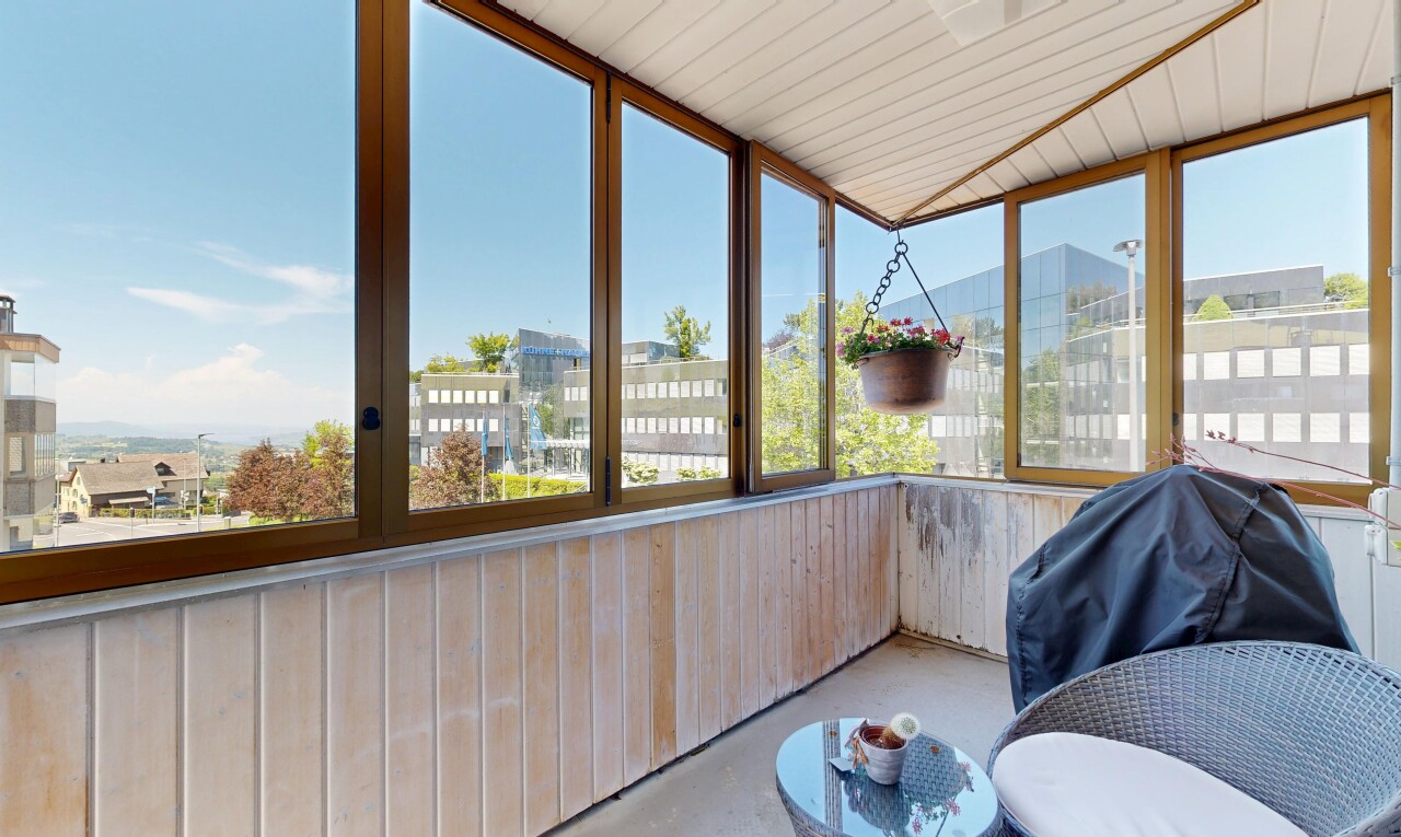 terrasse mit wintergarten und day time