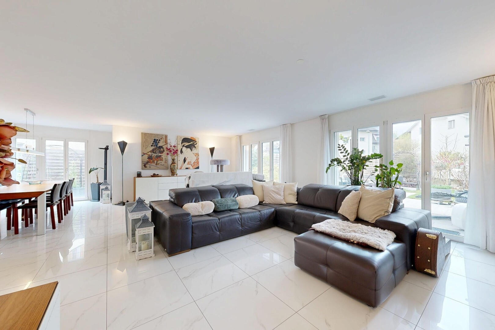 wohn- / esszimmer mit inside property, natural light, natürliches licht, drywall, und gipskartonwand