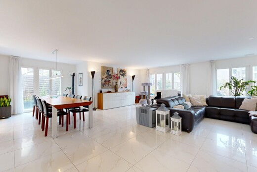 salon / salle à manger avec inside property, cloison sèche, drywall, lumière naturelle, et natural light