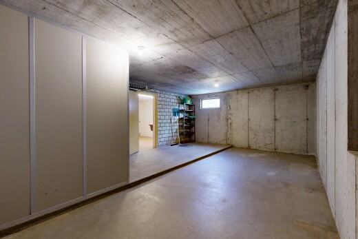 parking avec inside property
