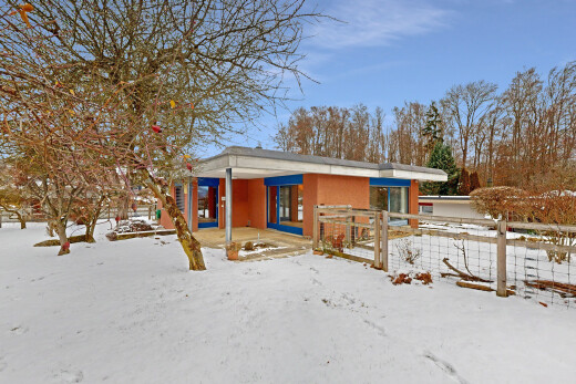außenansicht mit snow, property visible, day time, terrasse, und zaun