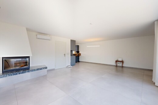 wohnzimmer mit kamin, drywall, gipskartonwand, inside property, und wandklimaanlage