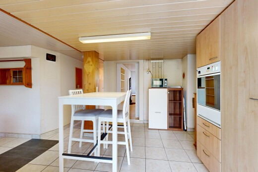 küche mit ofen, hellbraune schränke, light brown cabinets, gipskartonwand, und drywall