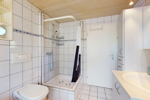 bad mit schminktisch, dusche, komplettes badezimmer, fliesenwand, und tile wall