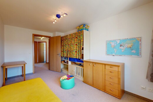 chambre avec drywall, cloison sèche, carpet, moquette, et baseboards wall