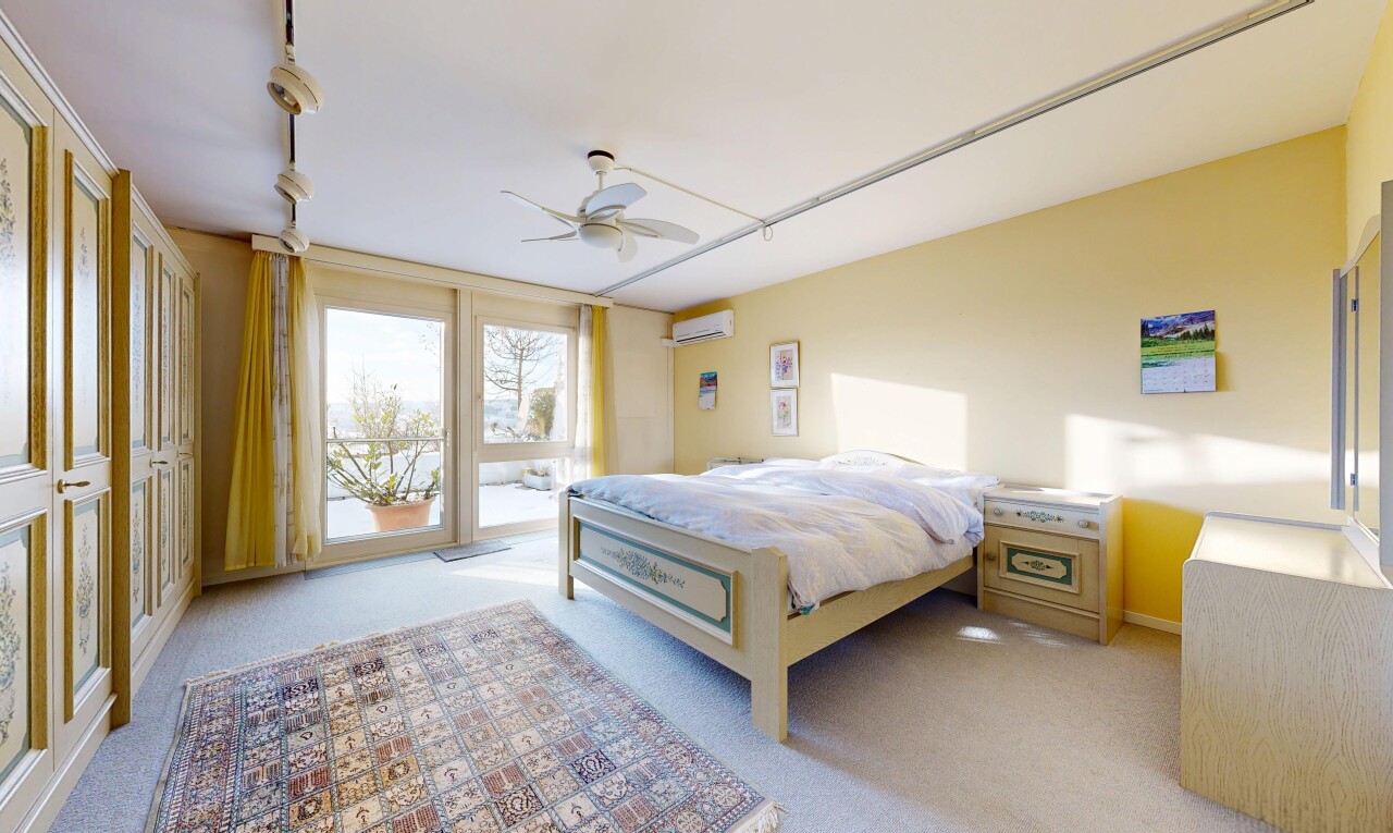 chambre avec cloison sèche, drywall, inside property, moquette, et carpet