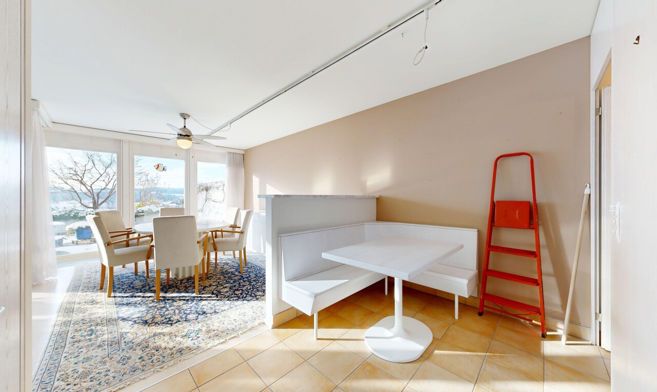 salon / salle à manger avec cloison sèche, drywall, inside property, lumière naturelle, et natural light