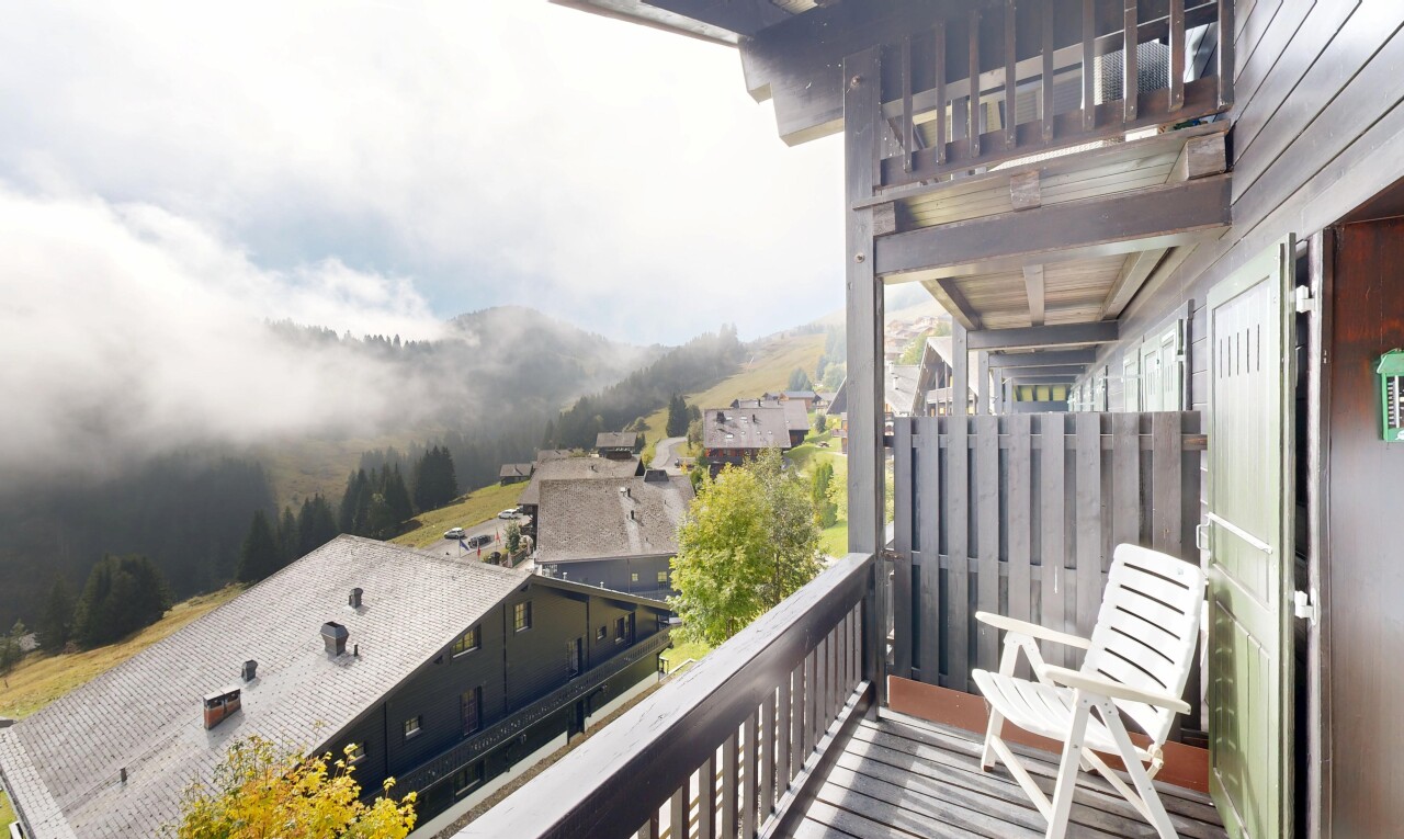 balcon avec balcon, from property, et overcast