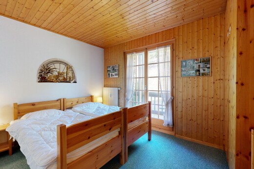 chambre avec inside property, lumière naturelle, natural light, moquette, et carpet