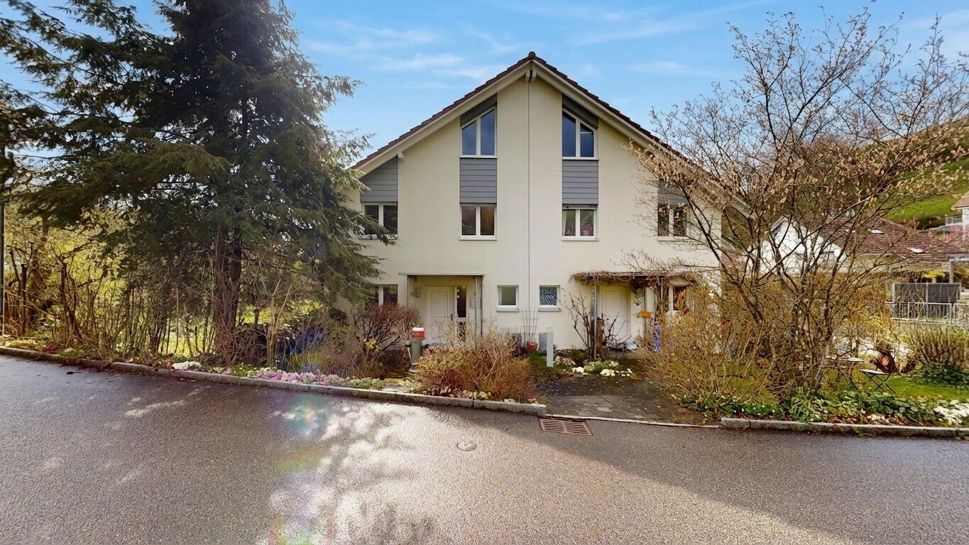 außenansicht mit property visible, day time, und stuckverkleidung