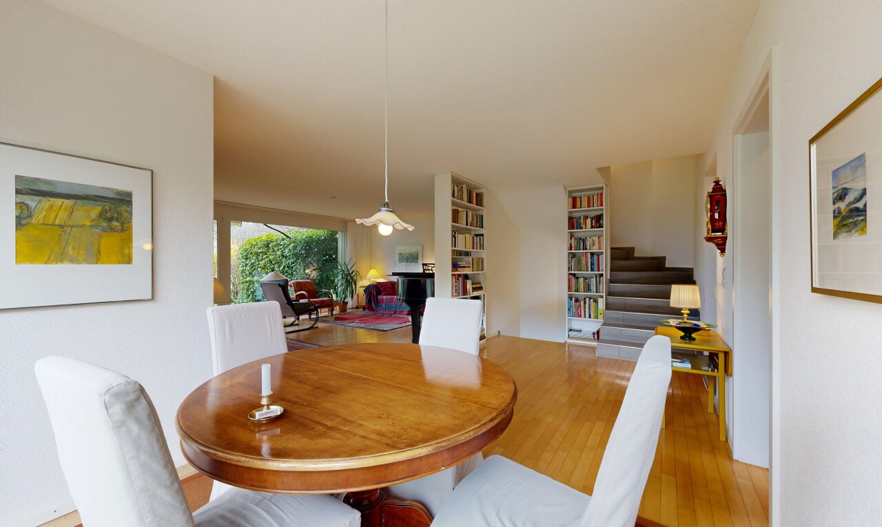 esszimmer mit holzfußboden, inside property, wood finish floor, gipskartonwand, und drywall
