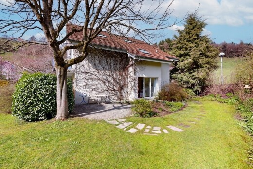 garten mit day time, rasen, und property visible