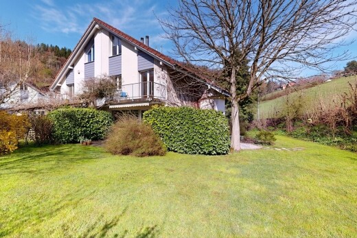 jardin avec day time, pelouse, balcon, et from property