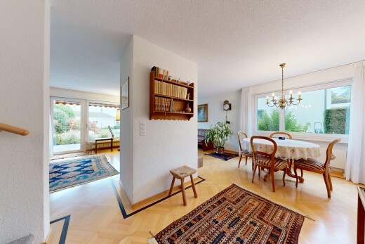 esszimmer mit wood finish floor, holzfußboden, textured ceiling, spritzputz decke, und außenzugang