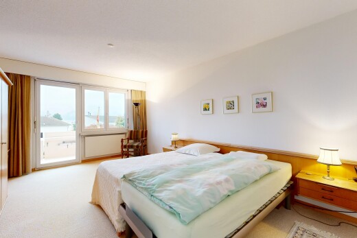 zimmer / schlafzimmer mit außenzugang, gipskartonwand, drywall, teppich, und carpet