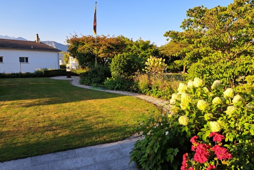garten mit rasen, from property, und day time