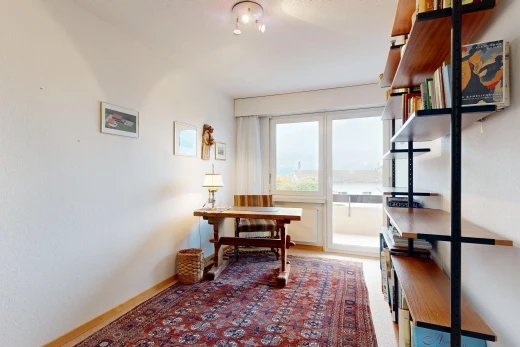 office space featuring baseboards