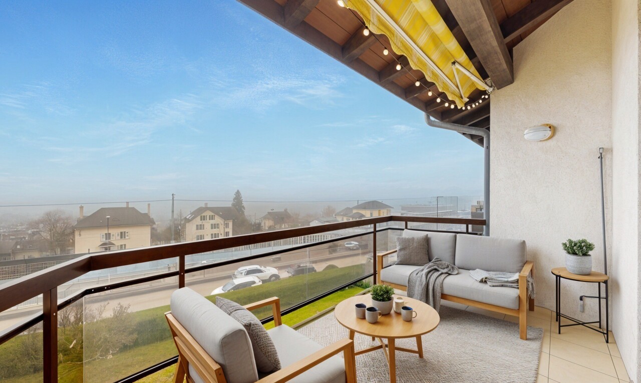 balkon mit day time, from property, und balkon