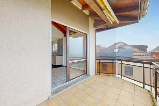 balkon mit balkon, from property, und day time