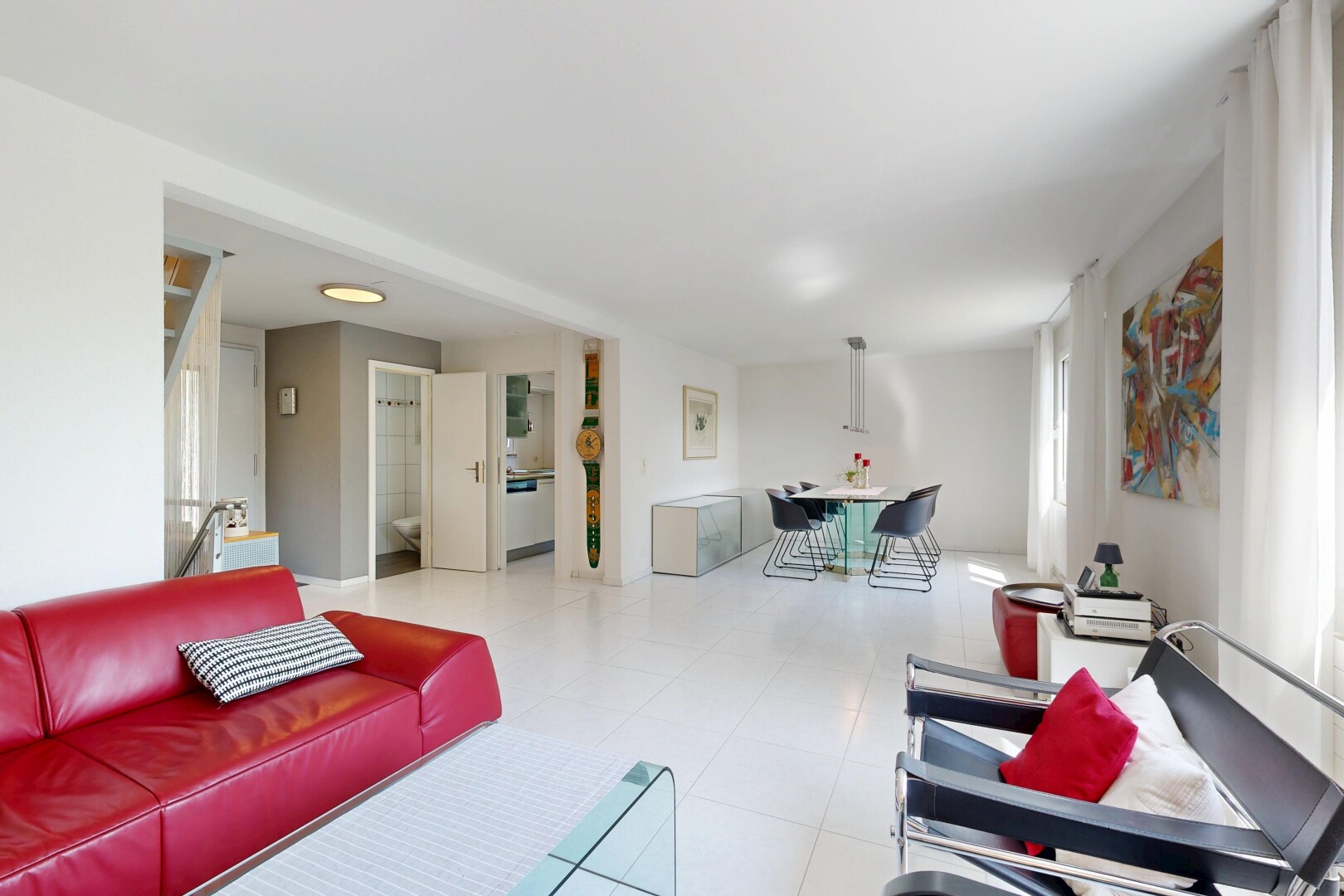 wohn- / esszimmer mit inside property, gipskartonwand, drywall, und light floor