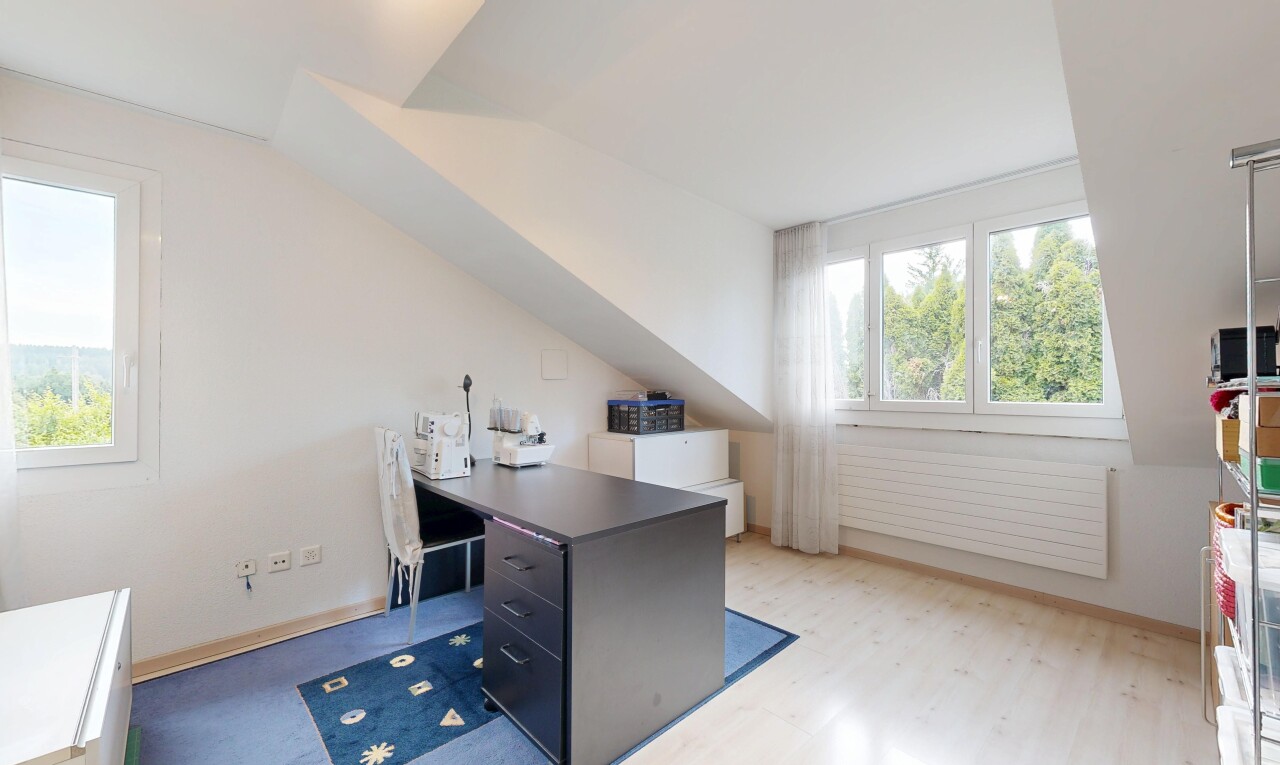 büro mit inside property, zusätzliches zimmer, gipskartonwand, drywall, und sockelleisten