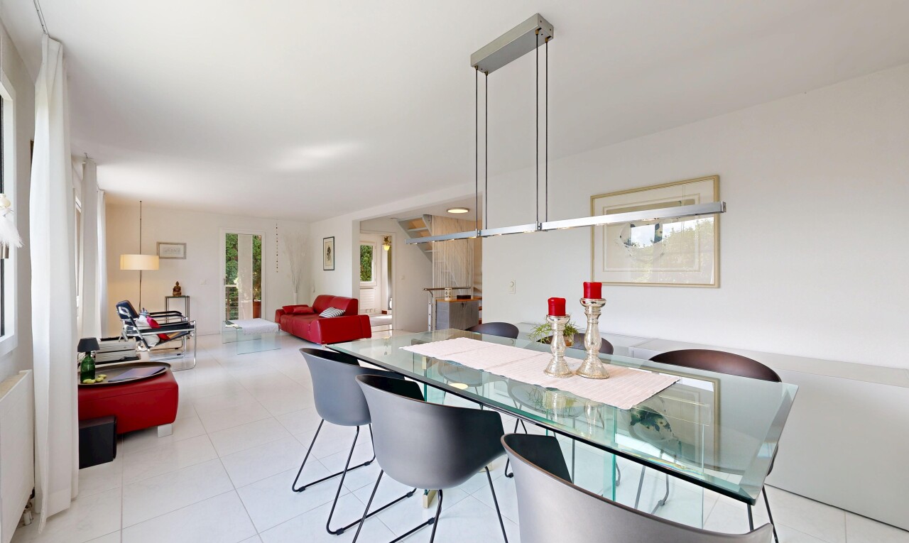 wohn- / esszimmer mit inside property, gipskartonwand, drywall, natürliches licht, und natural light