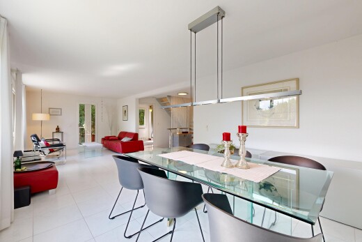 wohn- / esszimmer mit inside property, gipskartonwand, drywall, natürliches licht, und natural light