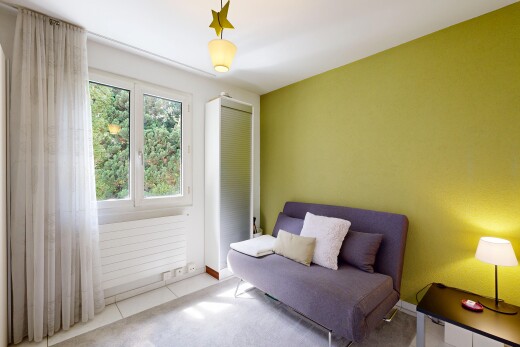 zimmer / schlafzimmer mit inside property, natürliches licht, natural light, gipskartonwand, und drywall